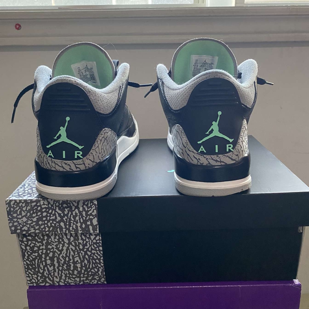Jordan 3 Green Glow Size 10